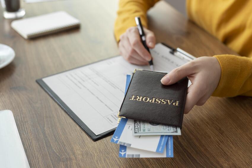 Người xin visa phải sở hữu hộ chiếu còn hiệu lực ít nhất 06 tháng