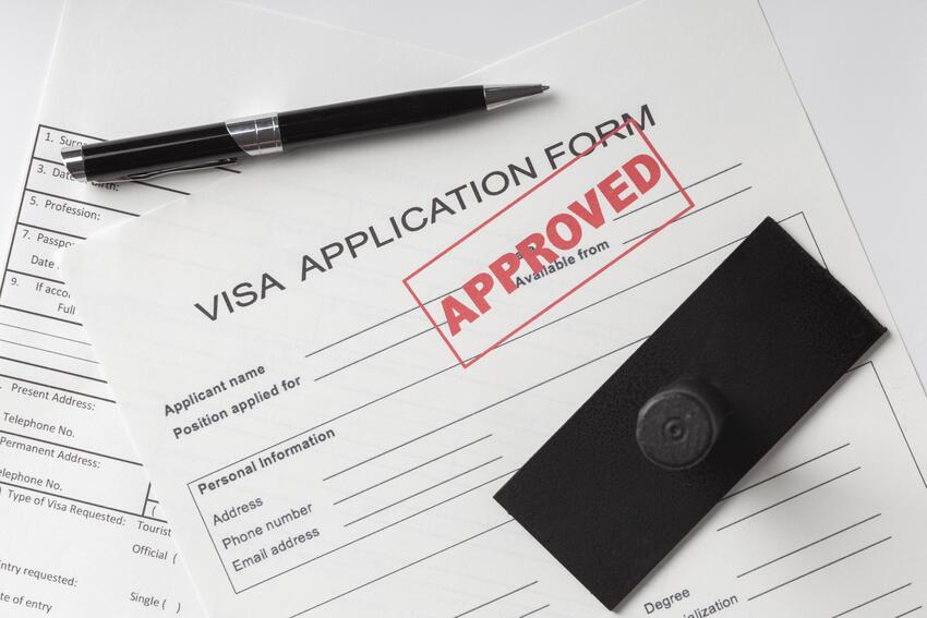 Đến đại lý ủy thác visa Nhật TripU để nộp hồ sơ nhanh chóng