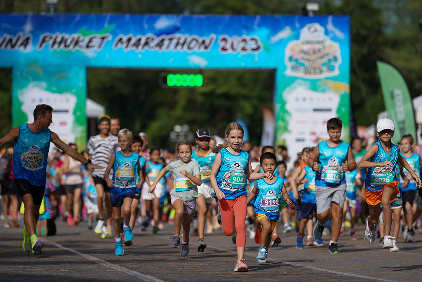 Giải kids run với cự ly 2km được đông đảo các “runners nhí” tham gia