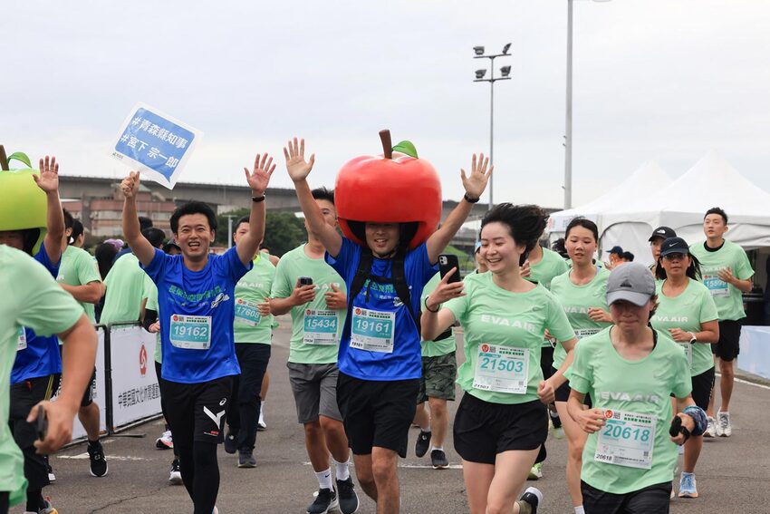 Sức hút của EVA Air Marathon khiến cả cộng đồng runners quốc tế dậy sóng