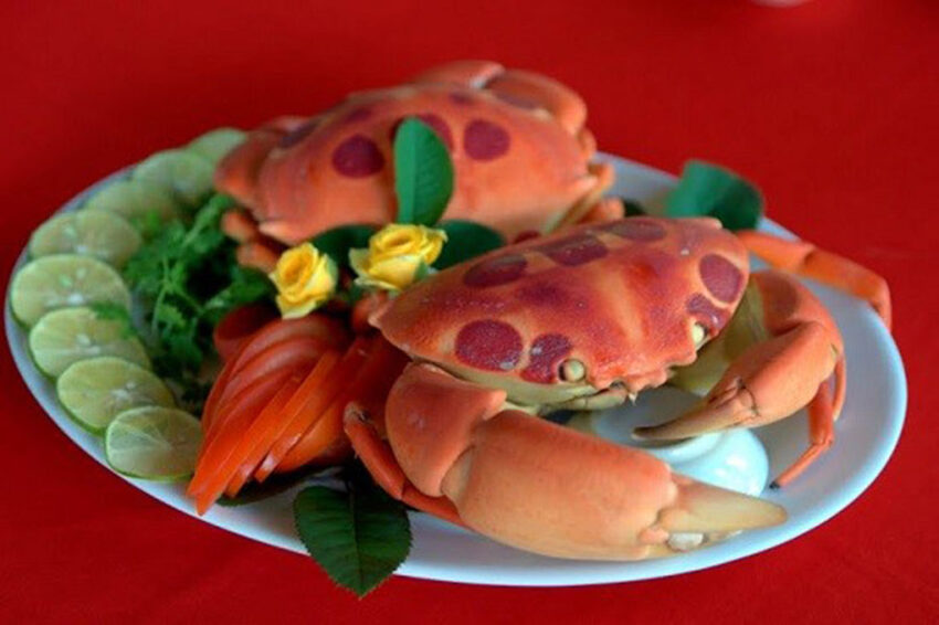 Cua mặt trăng - đặc sản Phú Quý với vị ngọt thịt tự nhiên