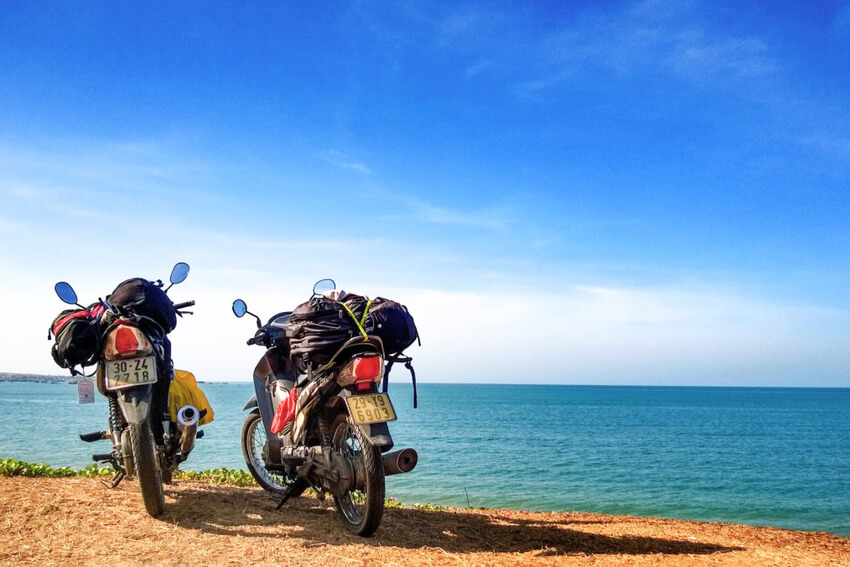 Có nhiều phương tiện để di chuyển đến bãi Ông Lang